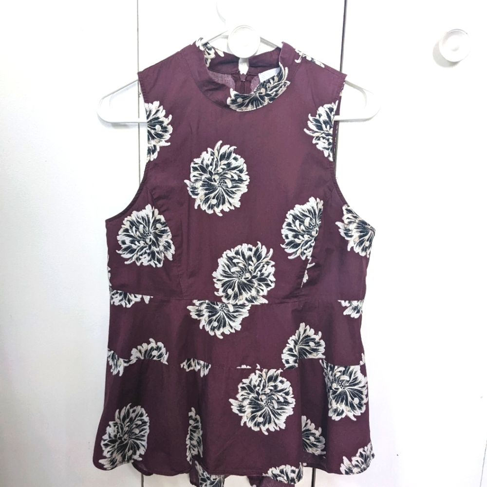 14th & Union Purple, Floral Sleeveless Top, Small